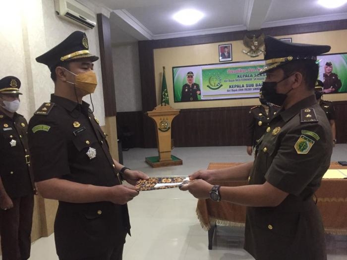 Jabatan Kasi Intel Dan Kasubagbin Kajari Bengkalis Resmi Sertijab