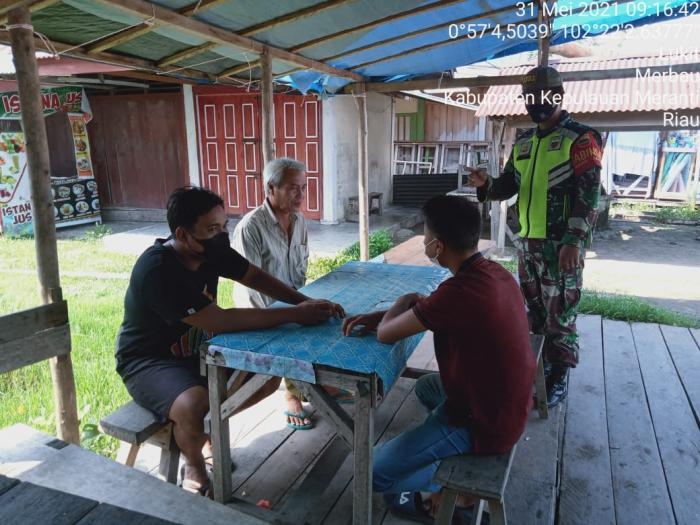 Cegah Penularan Covid 19, Babinsa Desa Lukit Gelar Patroli Prokes