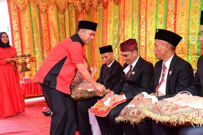 Lakukan Tradisi Adat, 6 Legislator PDI-P Bengkalis di Tetuk Tepung Tawar
