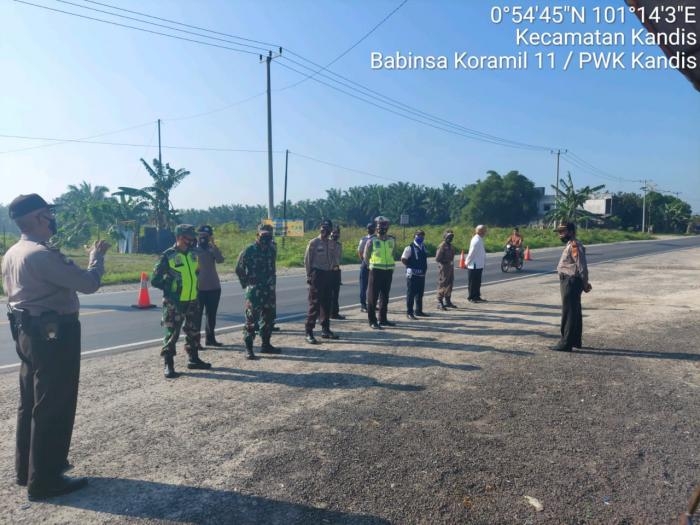 Pantau Titik Api, Babinsa Kampung Jambai Makmur Patroli Karlahut Bersama Warga