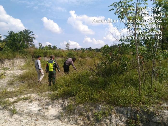 Pantau Titik Api, Anggota Koramil 11 Kandis Giat Lakukan Patroli