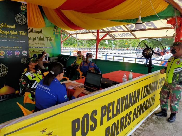 Putus Mata Rantai Penyebaran Covid 19, Personil Koramil 01 Bengkalis Gelar Patroli Prokes Di Pelabuh