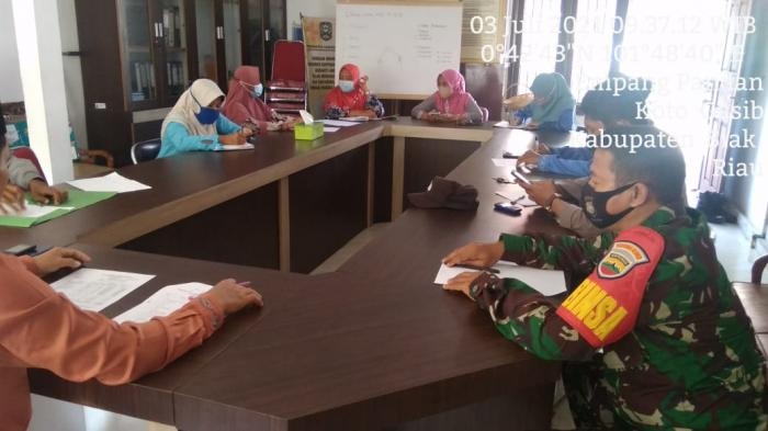 Personil Koramil 10 Perawang Kembali Menggelar Komsos di Kampung Empang Koto Gasib