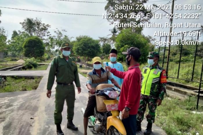 Cegah Penularan Covid 19, Babinsa Desa Puteri Sembilan Gelar Patroli Prokes