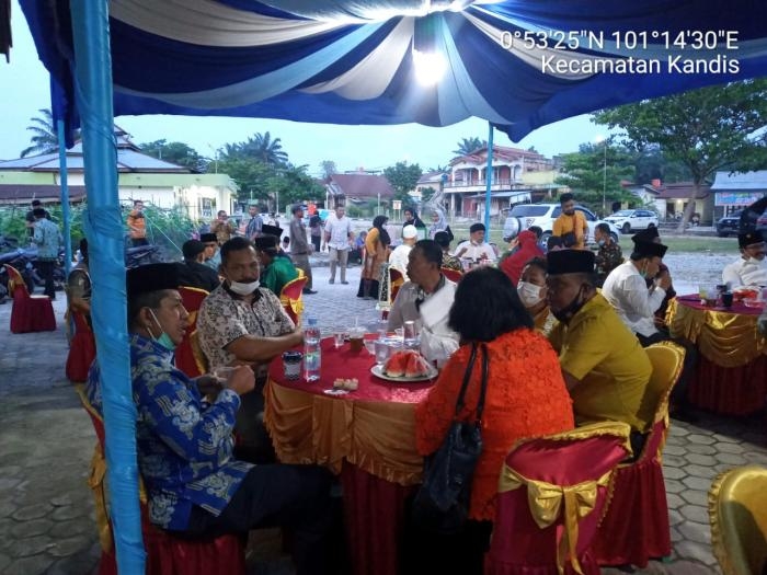 Komandan Koramil 11 Kandis Kapten Inf. Bukti Sitepu Ikuti Acara Buka Puasa Bersama Dengan Bupati