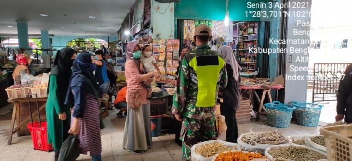 Cegah Covid, Anggota Koramil 01 Bengkalis Gelar Operasi Yustisi