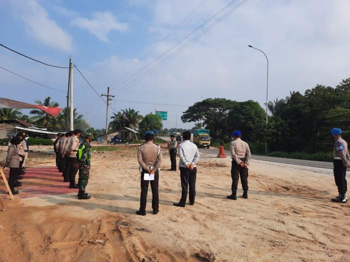 Putus Penyebaran Covid 19, Personil Koramil 12 Sabak Auh Gelar Operasi Yustisi Di Desa Buatan