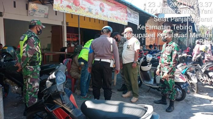 Cegah Penularan Virus, Personil Koramil Tebing Tinggi Kembali Menggelar Operasi Yustisi