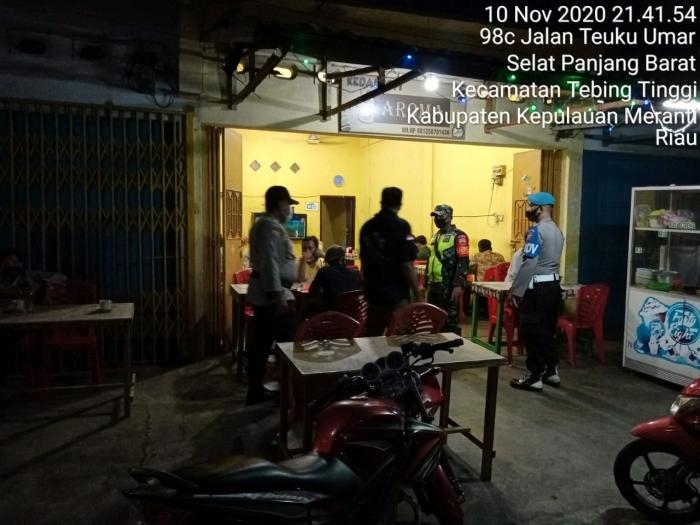 Putus Mata Rantai Covid - 19 Anggota Danramil 02/TT Kembali Gelar Patroli Gabungan.