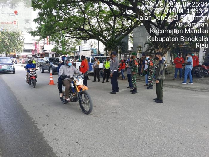 Cegah Covid 19, Komandan Koramil 04 Mandau Dan Tim Gabungan Gelar Razia Masker Di Jalan Sudirman Dur