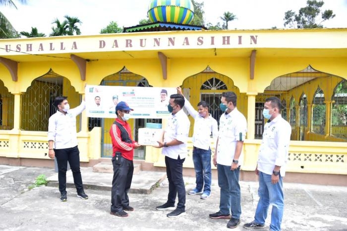 PKB Bengkalis Bagikan Hand Sanitizer dan Masker Gratis ke Rumah Ibadah dan Pondok Pesantren