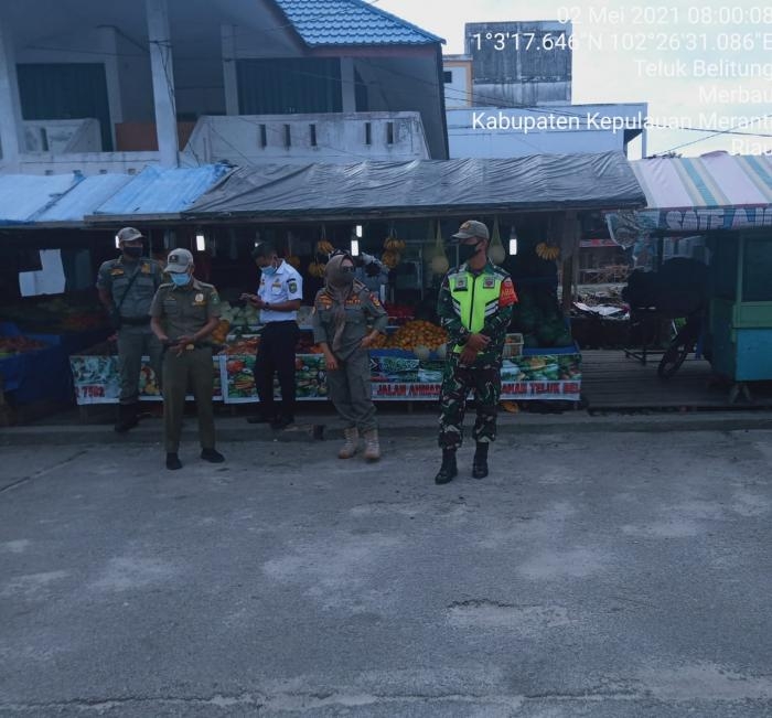 Cegah Penyebaran Covid 19, Babinsa Kelurahan Teluk Belitung Kembali Gelar Patroli Prokes