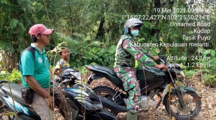 Antisipasi Kebakaran Hutan, Babinsa Desa Kudap Gelar Patroli Karlahut