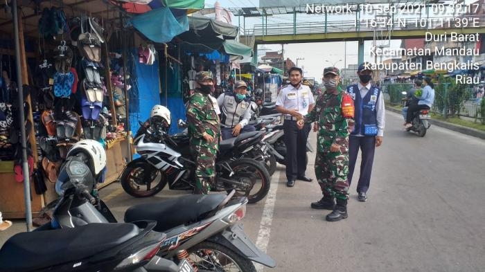 Antisipasi Penularan Virus, Serma Yulihar Kembali Gelar Patroli Prokes di Pasar Sartika Duri