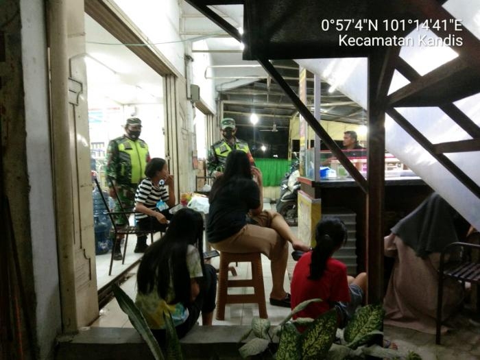 Cegah Covid 19, Sertu Apriyanto Kembali Gelar Operasi Prokes di Kota Kandis