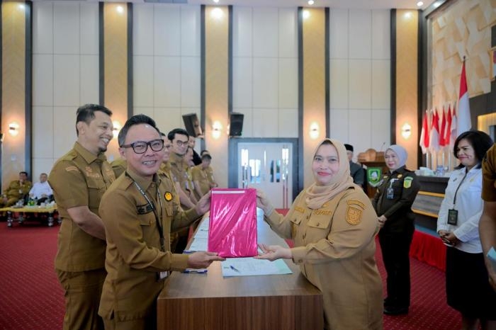 Bupati Kasmarni Tegaskan DPA SKPD Harus Menjadi Komitmen Penguat Kinerja dan Pelayanan Publik 