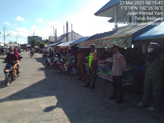 Cegah Penyebaran Covid 19, Babinsa Kelurahan Teluk Belitung Kembali Gelar Patroli Prokes