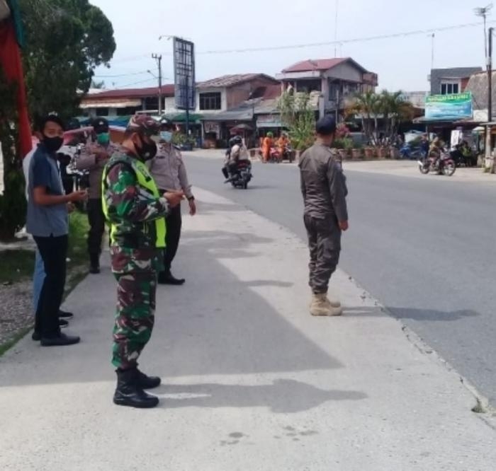 Anggota Danramil 09/Minas Kembali Gelar Operasi Bantuan Kemanusiaan Covid - 19