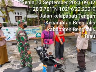 Putus Penyebaran Virus di Desa Kelapapati Serda Sitorus Giat Lakukan Patroli