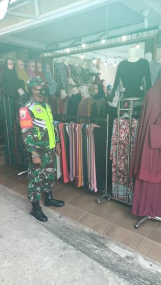 Antisipasi Virus di Pasar Tradisional, Serka Dame Silaban Kembali Lakukan Operasi Prokes