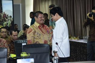 Bupati Amril Mukminin Dukung Pengendalian Abrasi di Kabupaten Bengkalis