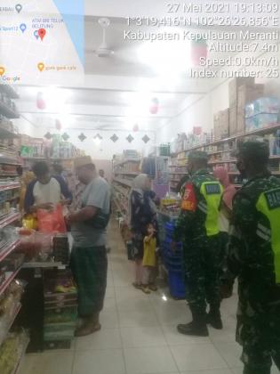 Cegah Penularan Covid 19, Babinsa Koramil 08 Merbau Gelar Operasi Prokes