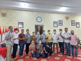Berkunjung Ke Negeri Seribu Kubah, Erwin Edison Disambut Bupati Rohil 