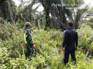 Situasi Cuaca Ektrim, Babinsa Kampung Kandis Koptu I Ketut B Giat Lakukan Patroli