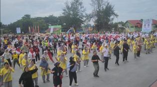 Abdul Wahid Gelar Senam Sehat Bersama Warga Kota Dumai, Tidak Disangka Ribuan Yang Hadir 
