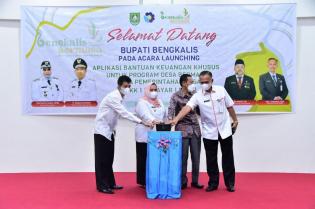 Bupati Bengkalis Kasmarni Sukses Launching Aplikasi Bantuan Keuangan Khusus Untuk Program Desa