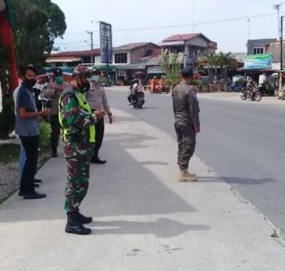 Anggota Danramil 09/Minas Kembali Gelar Operasi Bantuan Kemanusiaan Covid - 19