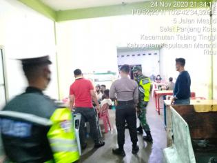 Anggota Danramil 02/TT Kembali gelar Patroli Gakplin Protokol Kesehatan.